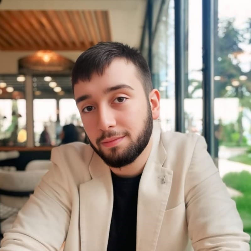 Mert Genç - Profil Fotoğrafı